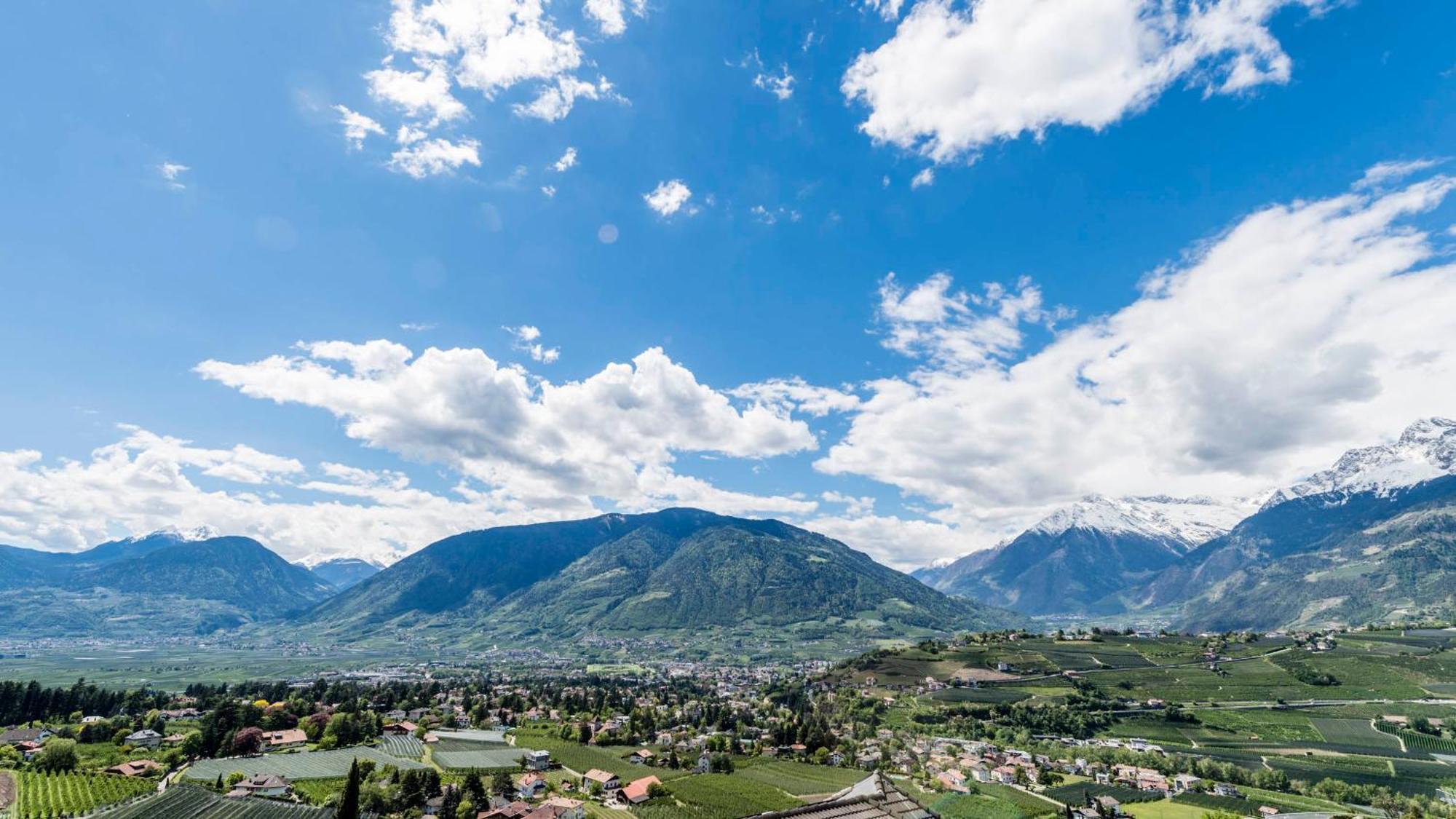 Schenna Resort Екстериор снимка