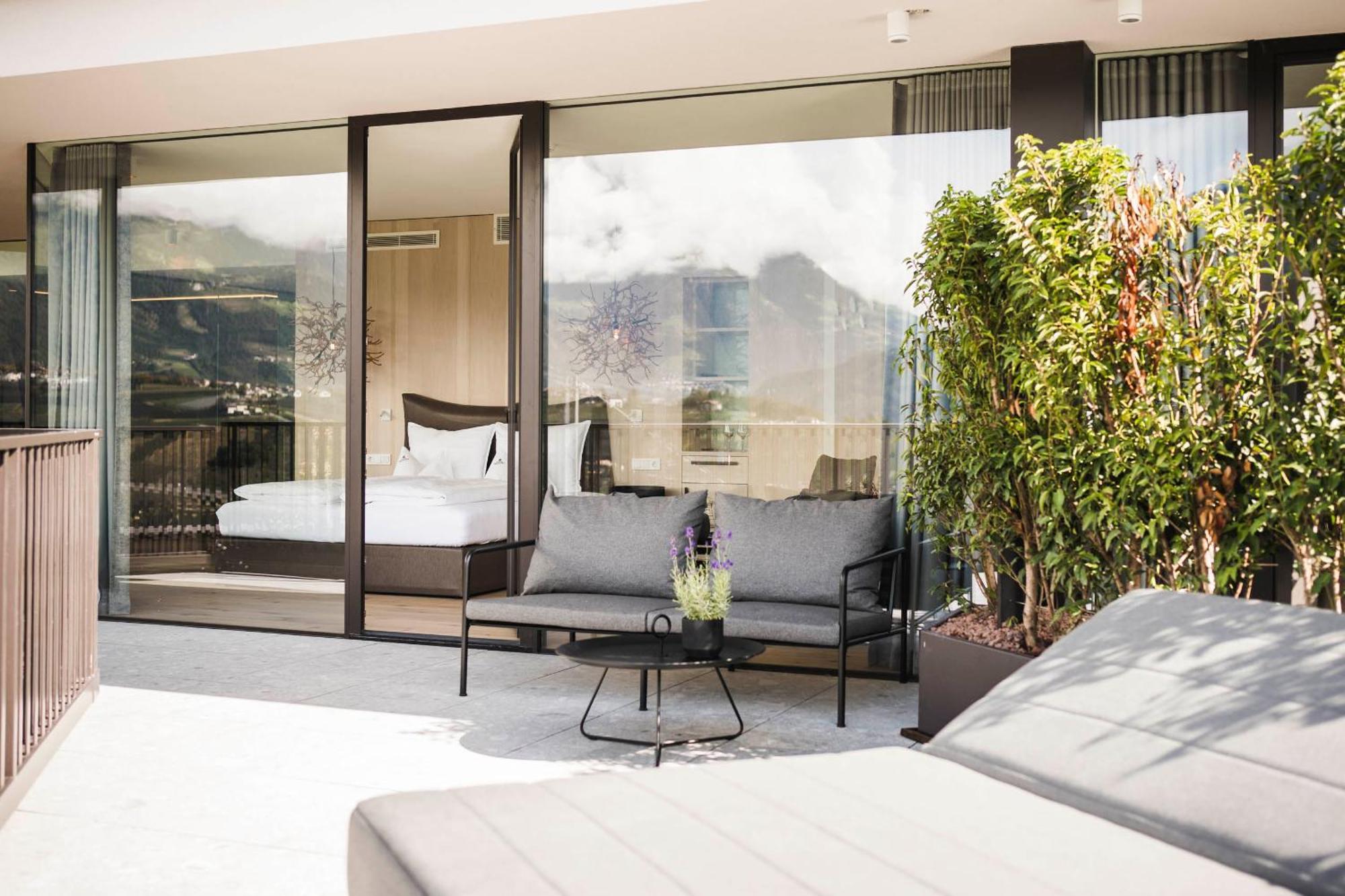 Schenna Resort Екстериор снимка